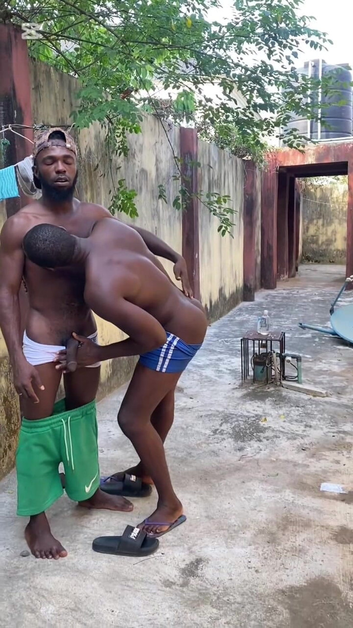 BlackDanie_production: Arka bahçede sondaj