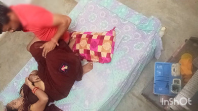 Uttar Pradeshs sexy bhabhi wird zu hause gefickt