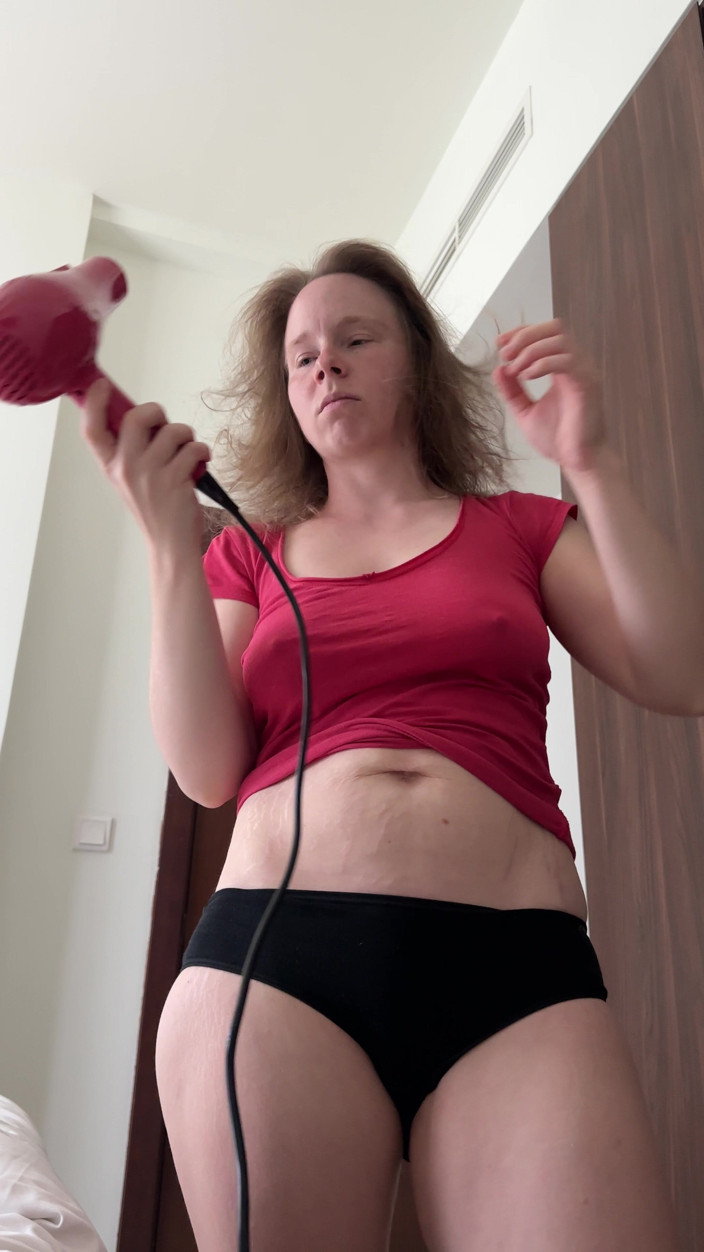 SweetLucy96: Pretty Blonde with Big Boobs