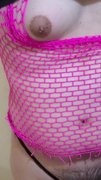 Prodloužený střih mého nového těla po mé feminizaci: Moje velká prsa kojící, zatímco si honí péro