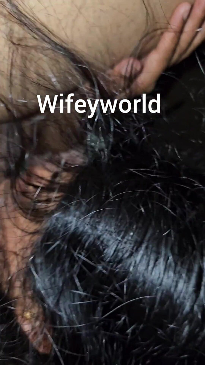 Wifeyworld2025: 2 हॉट कमशॉट्स निगल गए