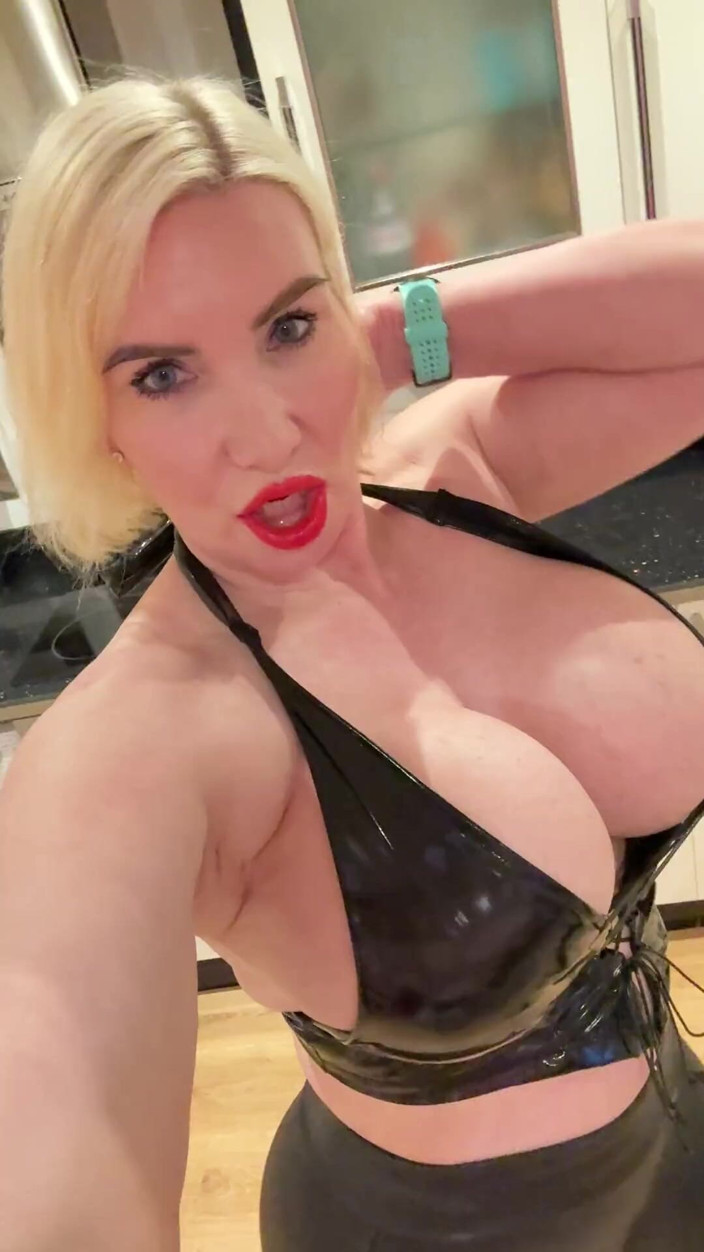 Sophie James: Pussy in Pvc Thigh High Boots