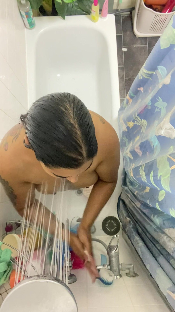 Zozonicoco: Cewek semok asia di kamar mandi