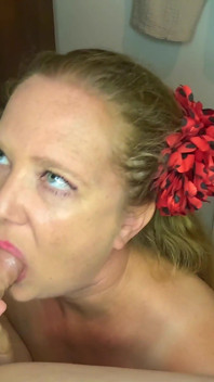 Ein süßer und liebender pOV-blowjob, bevor wir in die stadt geht