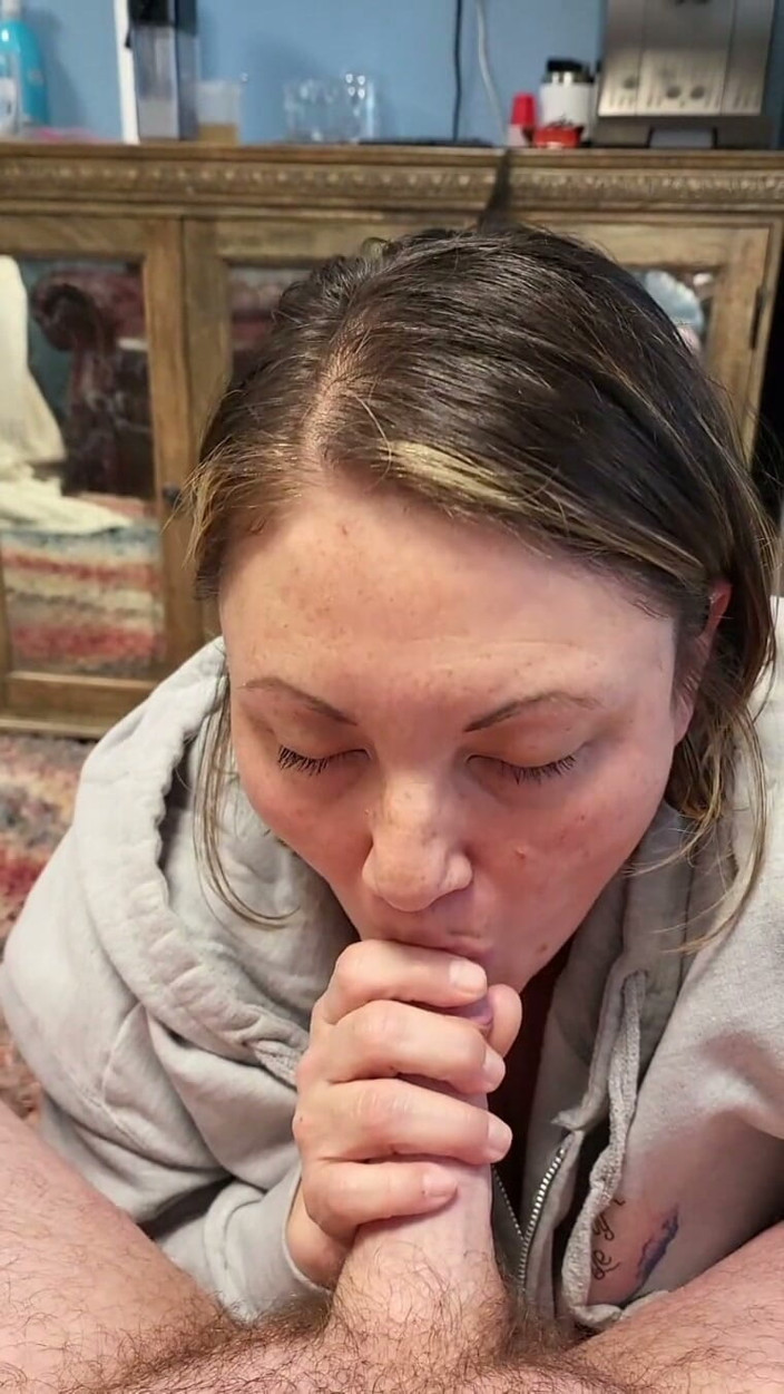 Biglefty10: Travaille si fort pour le sperme Belle MILF sexy passionnée...