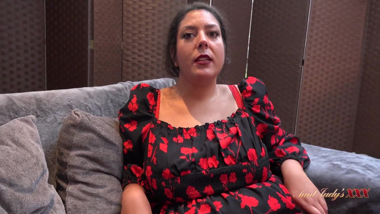 Aunt Judy's XXX: AuntJudysXXX - Peituda grandona chefe Lady Cassy entrevista você para um...