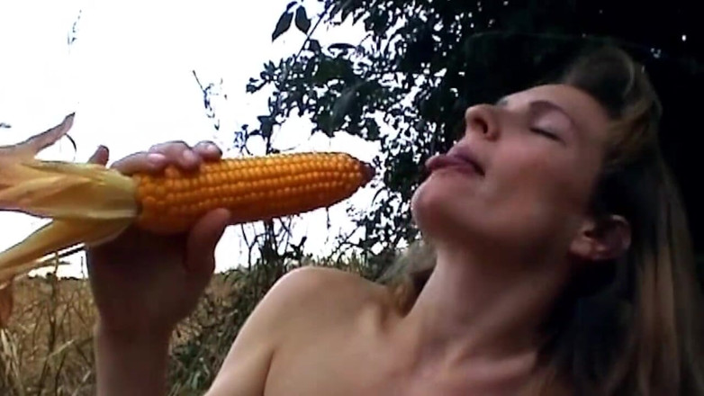 German bitch hunter: Cob ngô khổng lồ banh âm hộ banh rộng ngoài trời