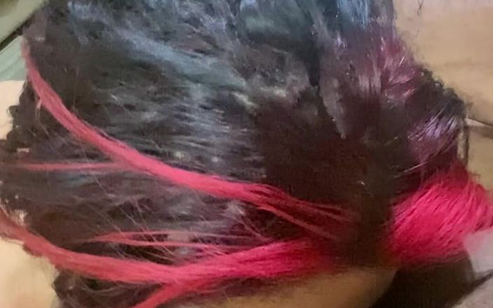 Weslley Bull: Pria kulit hitam berotot ngentot dan muncrat di rambut merah...