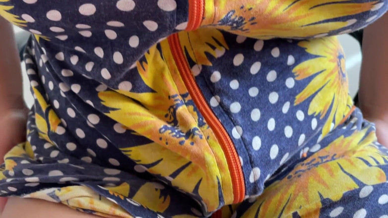 Lux Eva: MILF si hraje s prsy a klitorisem