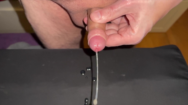 Wichskumpel: The Best Cumshots of 2 Uncut Cocks From the 4th Quarter