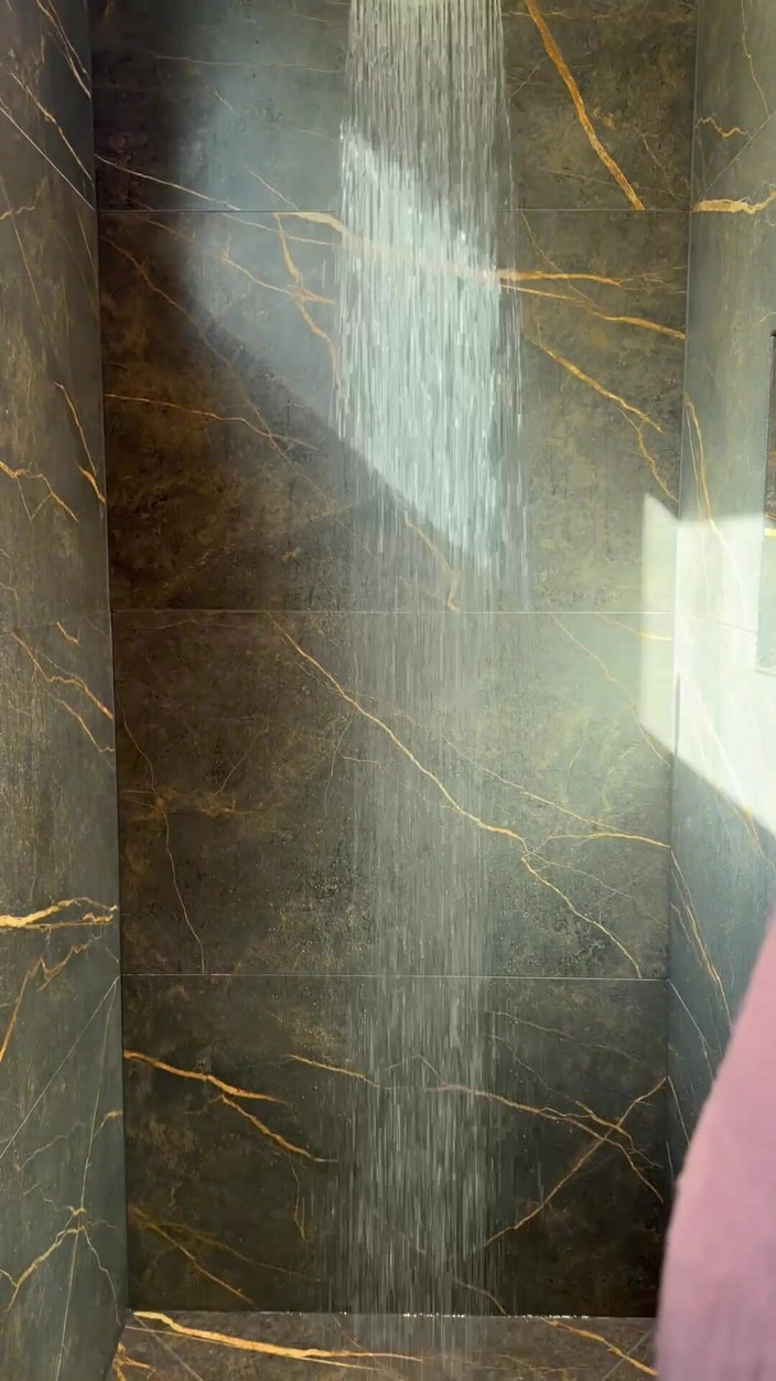 GottaLuvBB: Gravação De Amor No Chuveiro