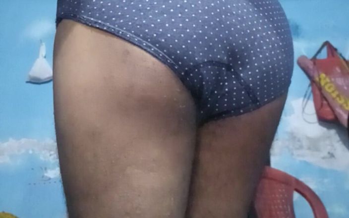 Lustyizlife: Kåta crossdresser femboy med phimosis kuk ryck och strök tills...