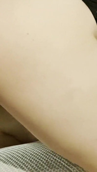 Orgasme sebenar diikuti dengan hisap panas dan kongkek dengan creampie dalam korset! Pamkan pancutan ke dalam penyihir awak!