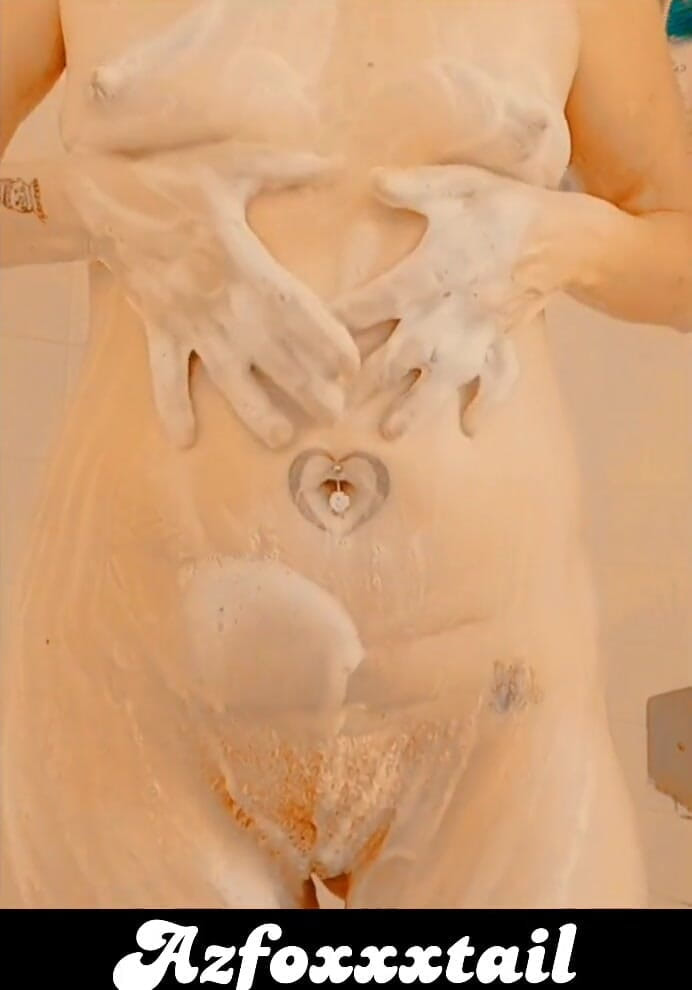 AzFoxxxTailPhelicia: Douche bulle devant 1