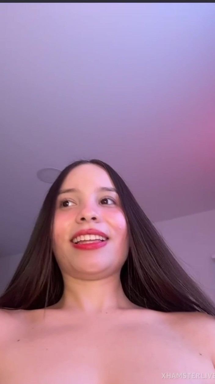 Gilr latinas: Tu Baisais Une Chatte Poilue Mais Avec De Gros Seins...