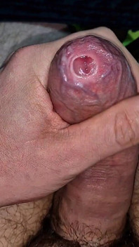 Großer, unbeschnittener phimosis-schwanz solo. Precum undicht, enge vorhaut necken, kopffetisch und ein starkes finish