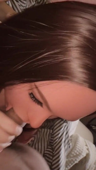 Scène de 49 min : ma femme de 18 ans vs poupée sexuelle ultra réaliste
