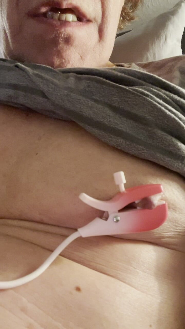 Mitchie: Masturbează-te De La Latte-ul Excitat Și Masturbează-te De La Testiculele Pline