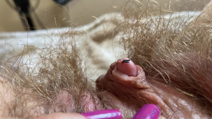 Cuteblonde666: Stor klitoris jätte med modell tåg människor extrem närbild