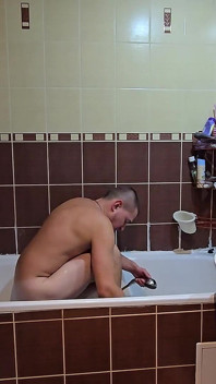 Seksi adam senin için duş alıyor ve tıraş oluyor - samimi solo an
