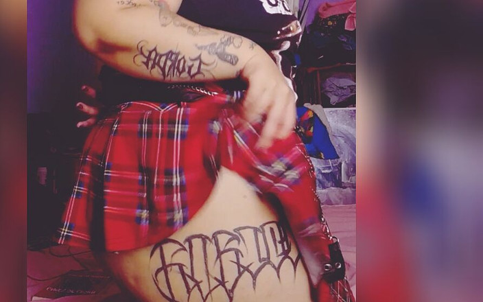 Alicia Guerra: विशालकाय सुन्दर औरत Punk