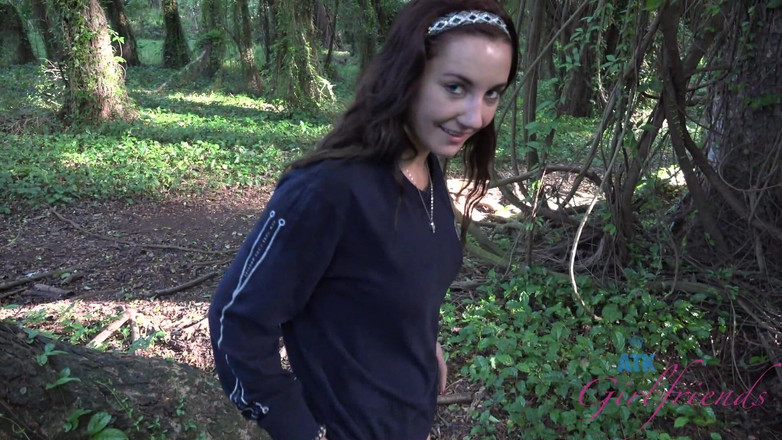 ATK Girlfriends: Můžete sledovat, jak tyto sexy holky čůrají všude