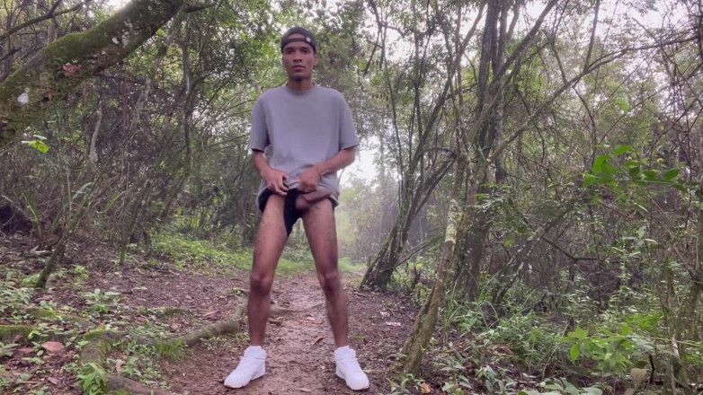 vergar4_daviid: Açık havada elle muamelenin tadını çıkarıyor