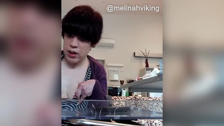 Melinah Viking: 和我一起在家手淫