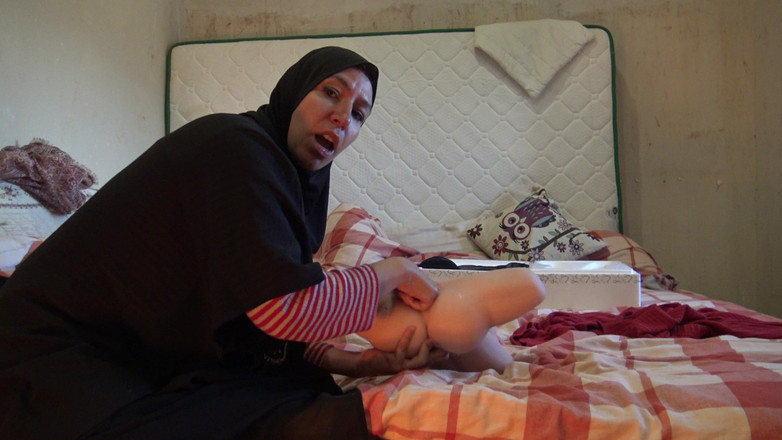 Souzan Halabi: Questa donna musulmana è pazza! Vuole fare sesso lesbico con la...