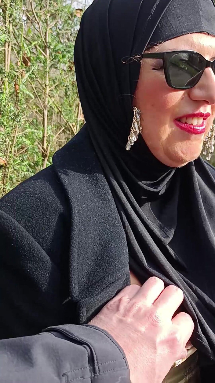 Mike Vonberg: A Walk in the Park with My Muslim Girlfriend