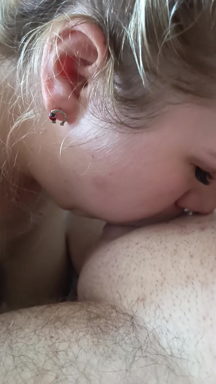 Keiti22: La rubia está cada vez mejor.