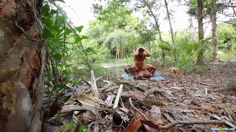 Daddy Sex Files: Bay vì một cái lỗ khít khao