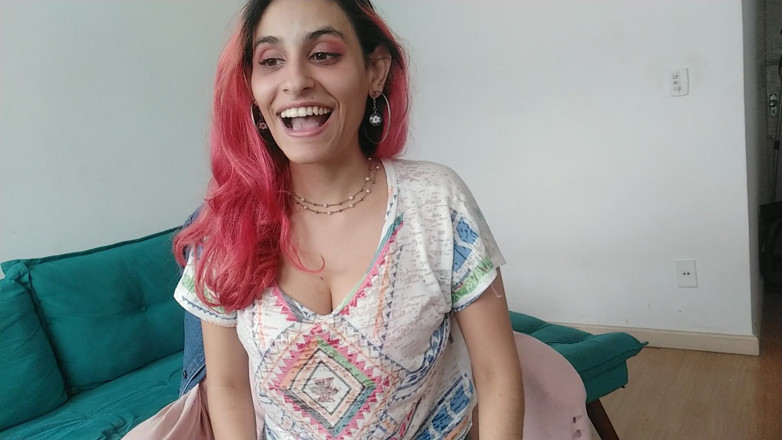 Ms Candy Bunny: Sahabat lagi mamerin toketnya sama kamu, joi