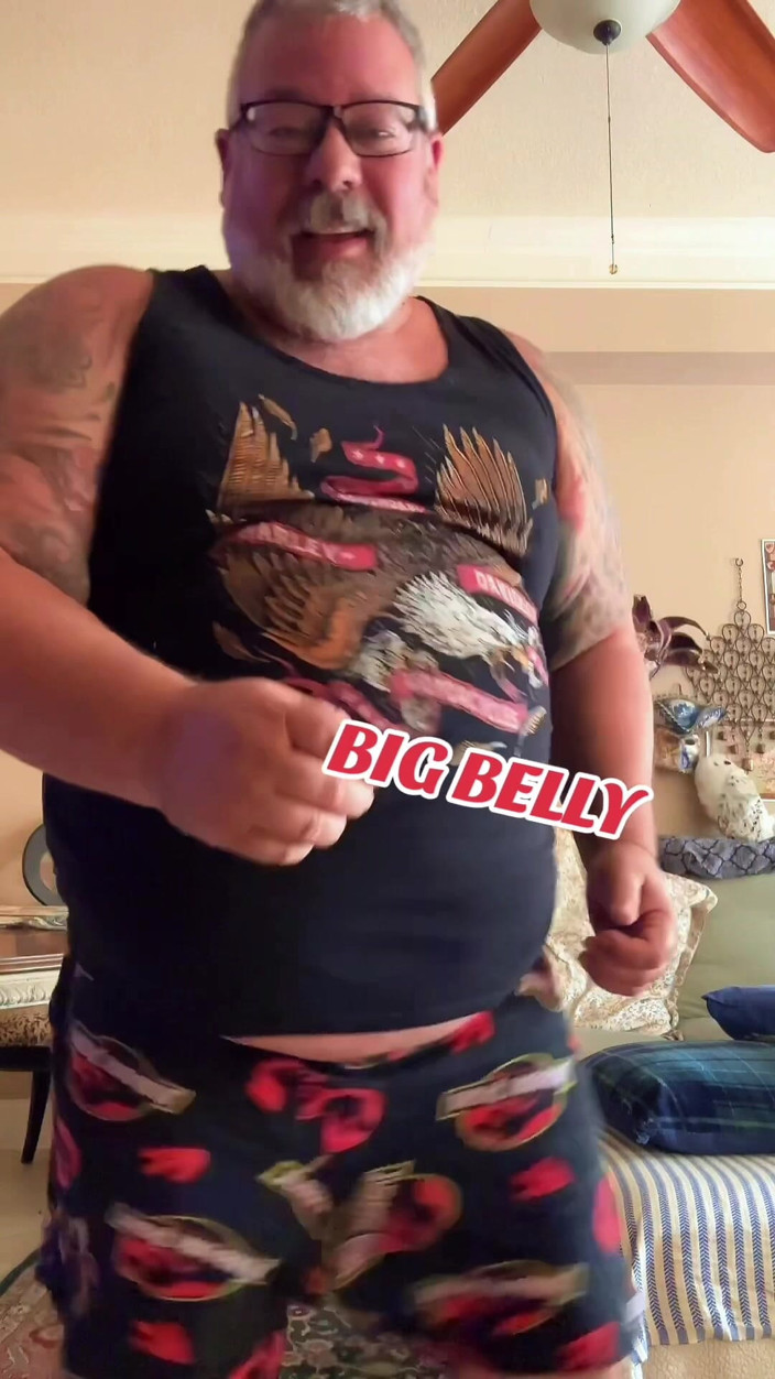 Hand-Free-Daddy-Chub: Erotic Naked Fat Man Belly Bear Dancing