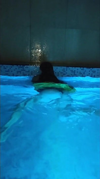 Na piscina