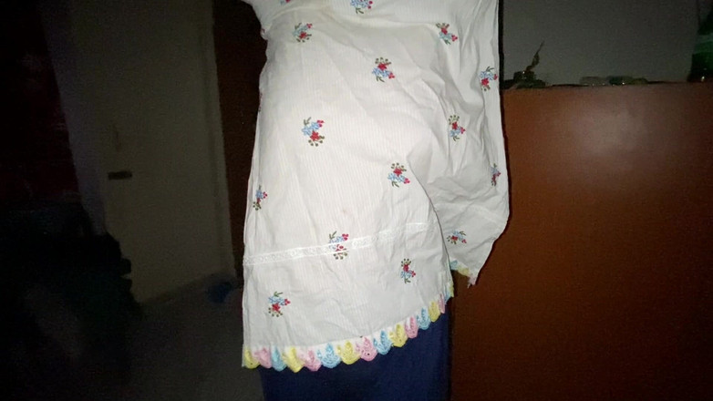 Tasnim Zara: Awek cantik desi cantik berasal dari luar dan mengubah sareenya.