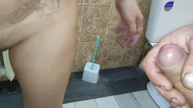 DirtyLubov: Sesso orale e scopata in bagno