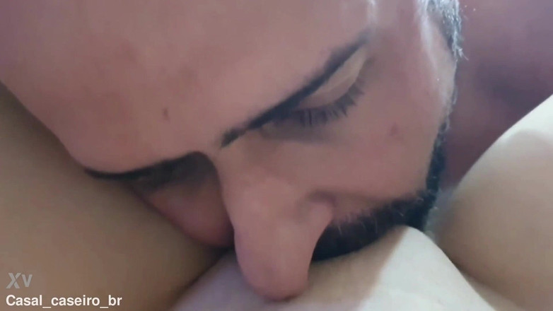 Casal Amador: 10 supturi, 10 ejaculați: Curva mea geme mult când îi sug vaginul