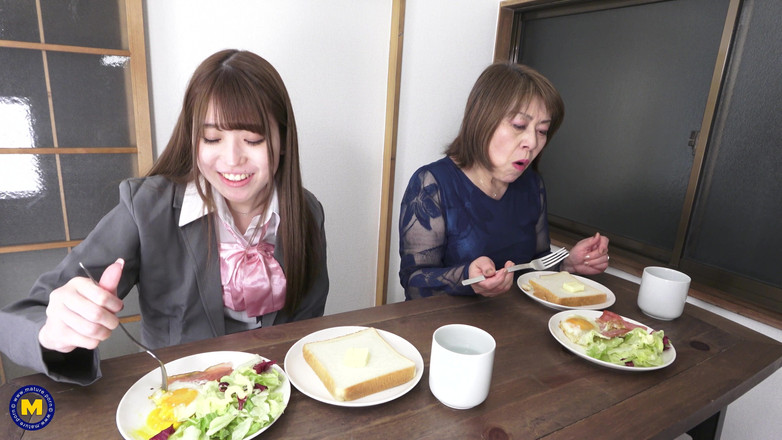 Mature NL: Utangaç Japon kız üvey ninesi Takako Maruyama ile ilk kez lezbiyen...