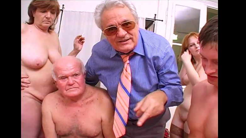 Vintage megastore: Yaşlı domuz tıknaz orta yaşlı seksi kadın ve bir genç...