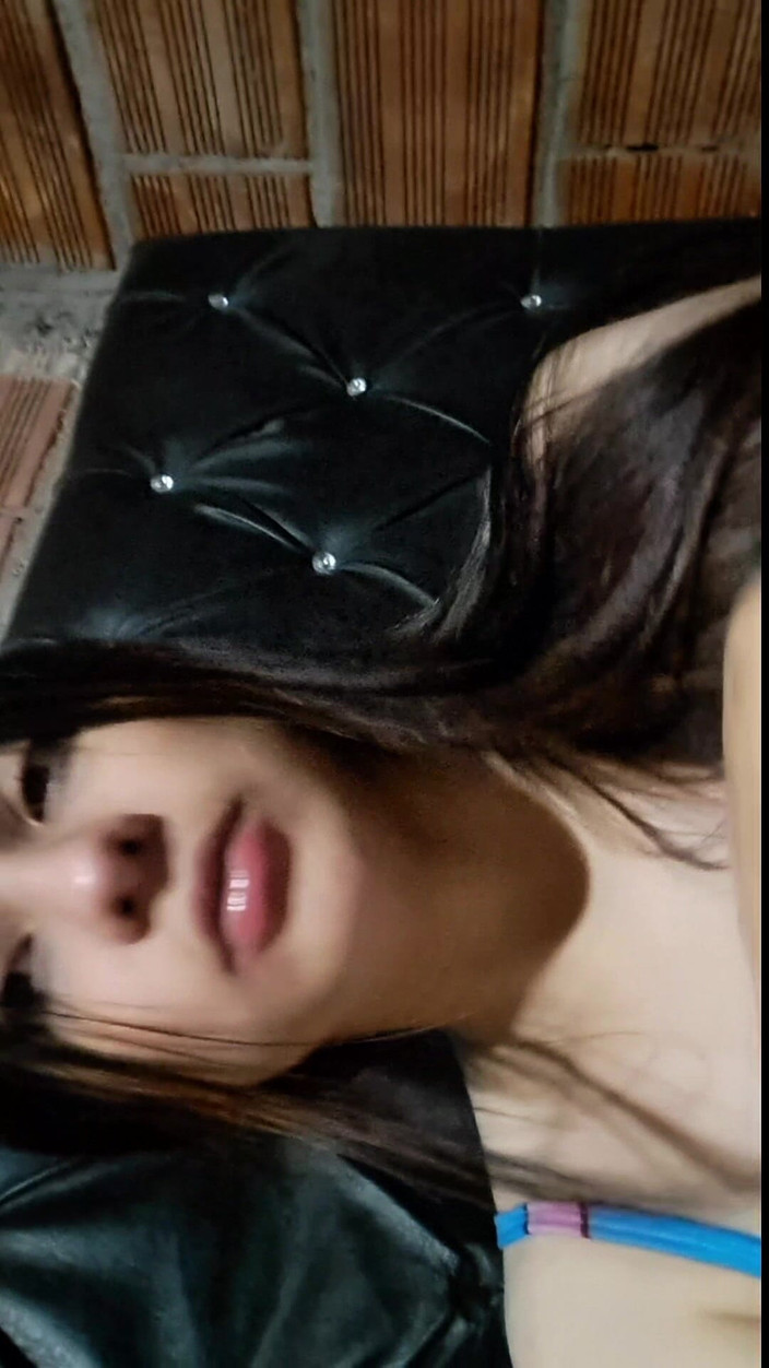 Yulieth Gomez: India exibe peitos e sua vagina rica