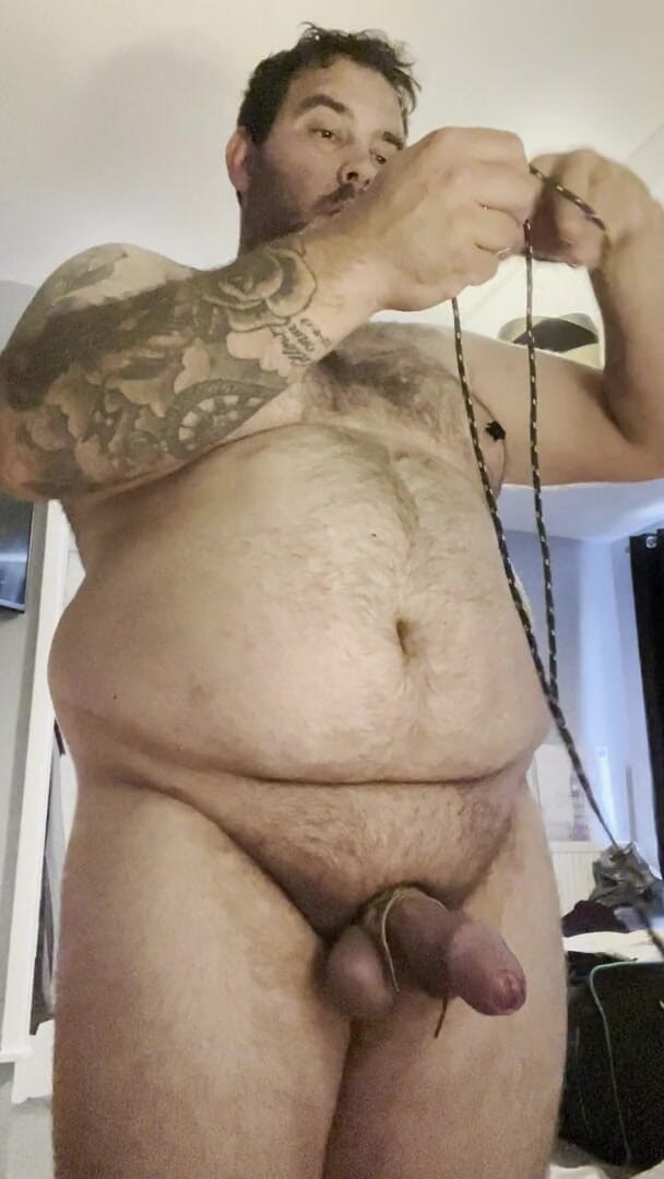 Shaun Cbt: チンポと金玉は、極端な乳首クランプとバットプラグでボンデージで紫色に変わり、ちょっとした女装で