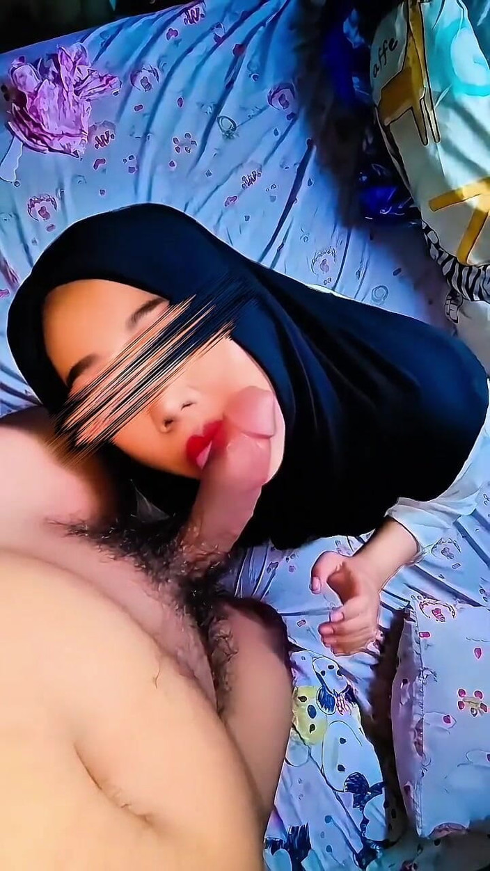 EditEdatEdit: Indonesian Hijab Whore Doing Blowjob and Get Her Pussy Shoved...