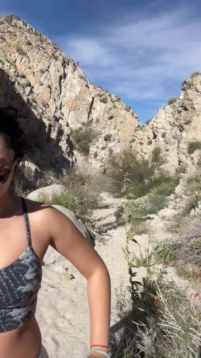 meimeiXXX: Buitenshuis pijpen tijdens het wandelen in de woestijn - amateur wmaf -...