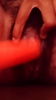 Desi teenie-mädchen karotte-masturbation 13