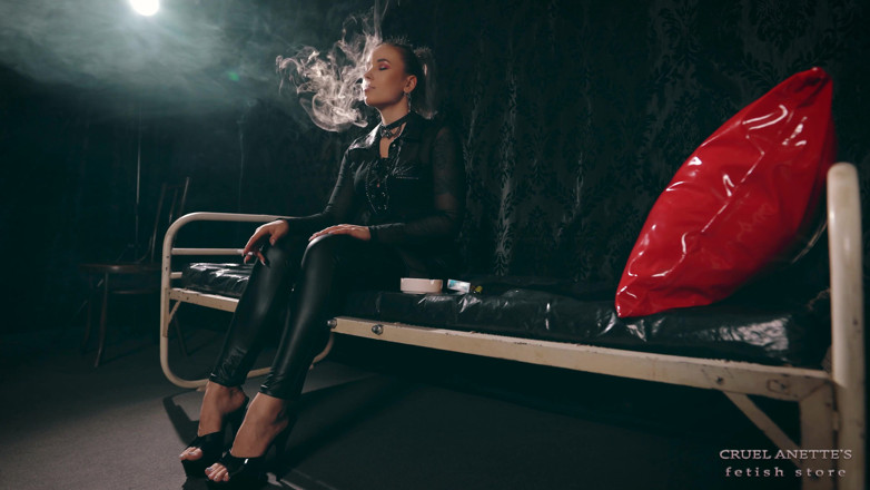 Cruel Anettes fetish world: A cigarette after punishment