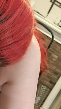 Peituda asiática americana maricas travesti cavalgando garganta profunda e tomando gozada interna anal