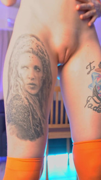 Velma Dinkley Striptis & Badan Berminyak