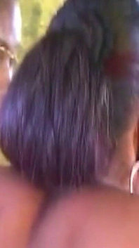 Schwarze Frau Verehrt, Würgt Und Saugt Für Sperma