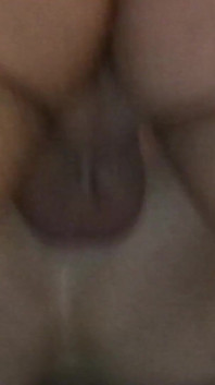 Michelle Thorne pancut ke dalam mulutnya selepas berkongkek